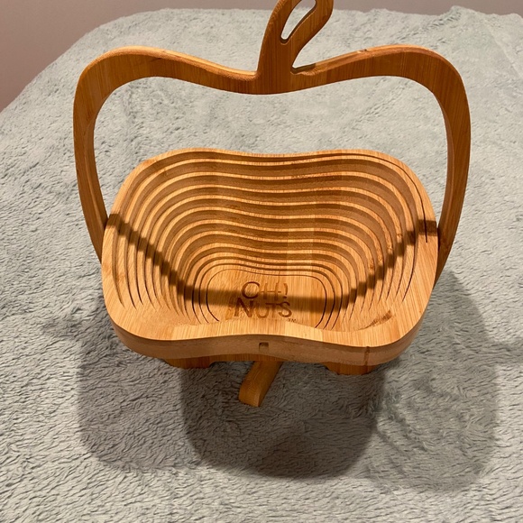 Oh! Nuts Apple-Shaped Collapsible Wooden Fruit Basket – Decorative & Functional - Picture 6 of 9